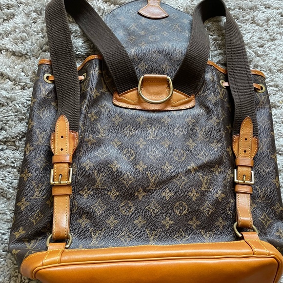 Authentic Vintage Louis Vuitton Backpacked in great condition, gently used. - Picture 3 of 9